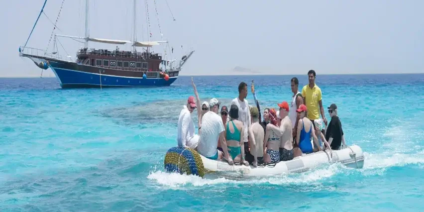 الذهاب بذوديق الي الجزيرة البيضاء